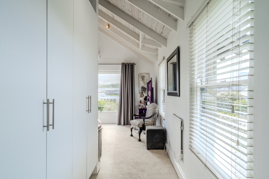 To Let 3 Bedroom Property for Rent in Lake Michelle Western Cape